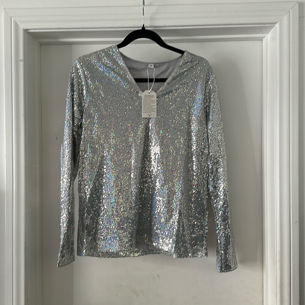 Perfect holiday top!